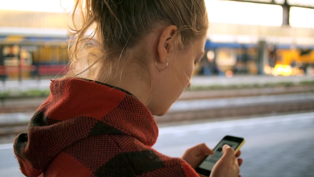 Debate electoral sobre smartphones, salud y educación